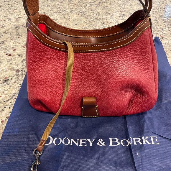 Dooney & Bourke pebbled leather handbag. - Picture 4 of 8